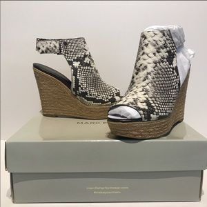 NWT Marc Fisher Snakeskin Wedges